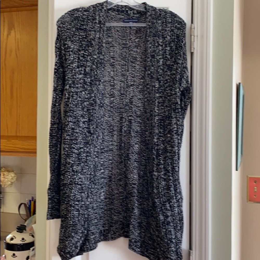 Black/white cardigan sweater two pockets XS